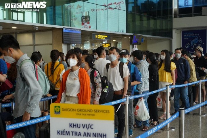 Bà Trà cho biết thêm, ngày 30/4, Saigontourist sẽ có 220 khách bay từ sân bay Tân Sơn Nhất sang Singapore du lịch 4 ngày.