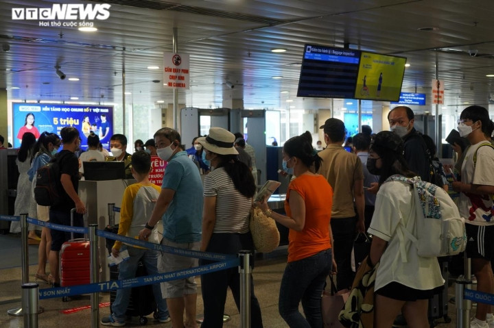 "Tình hình kinh doanh khả quan trong mùa Lễ hội năm nay cho thấy tâm lý đi du lịch của nhóm khách gia đình từ 10 - 20 khách và các doanh nghiệp từ 200 - 1.000 khách đã trở về trạng thái bình thường như trước dịch", bà Trà nói.