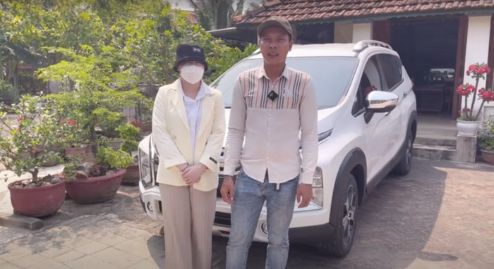 Lộc Fuho khóc nghẹn khi về thăm mộ mẹ: Giờ con có tiền cũng không cho mẹ được Loc Fuho khoc nghen khi ve tham mo me: Gio con co tien cung khong cho me duoc