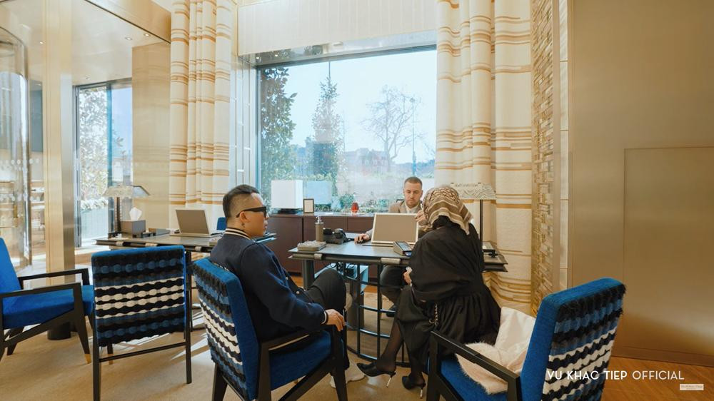 Vu Khac Tiep sang Paris o khach san dat vang, gia gan 115 trieu/dem