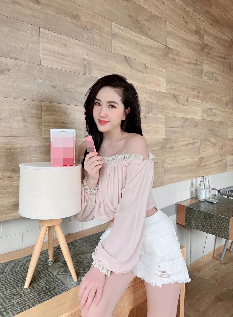 Bao Thy sau sinh lien tuc khoe dang chuan eo thon chang kem gi thoi con son-Hinh-7