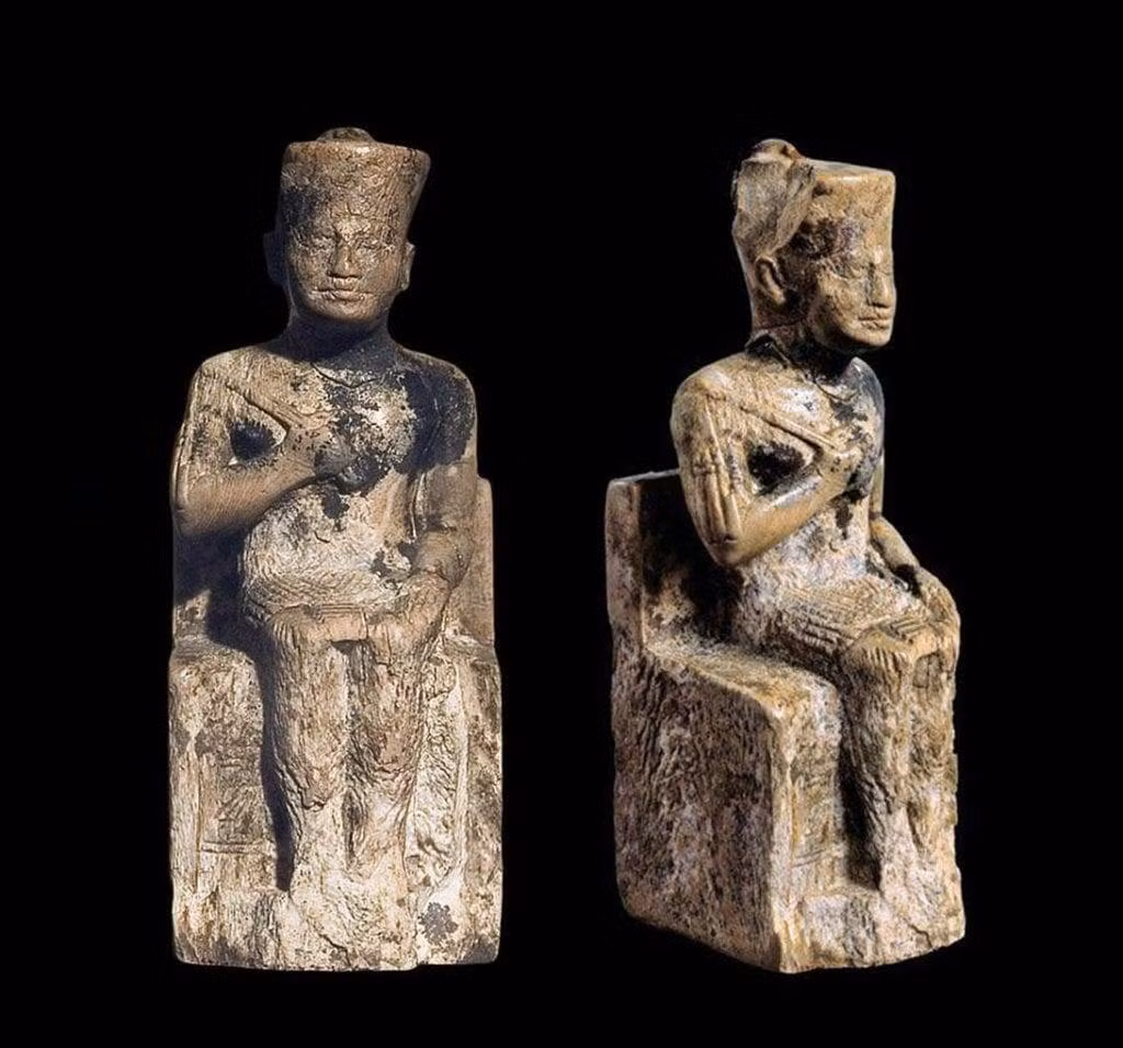 Mặc dù không được nhớ đến với hình ảnh tốt đẹp như cha mình, nghi thức an táng của Khufu vẫn được duy trì cho đến Vương triều thứ 26. Sau này, ông ngày càng trở nên nổi tiếng trong thời kỳ La Mã.