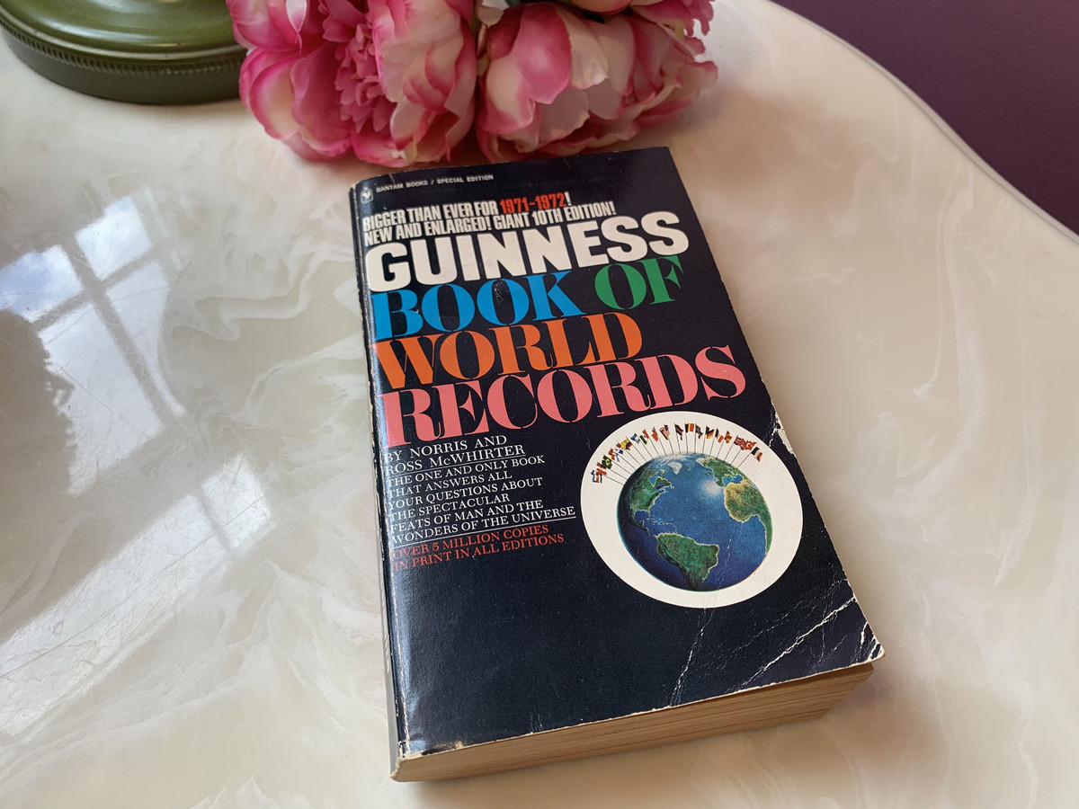 Phiên bản Kỷ lục Guinness của Mỹ ra mắt vào năm 1956 và ngay sau đó là phiên bản ở một số quốc gia khác. Anh em nhà McWhirters đã đi khắp thế giới để khảo sát và xác minh các kỷ lục.