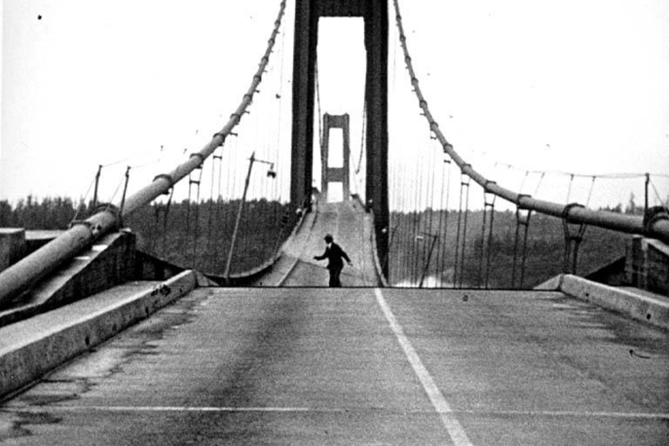 Vào ngày 7/11/1940, cả nước Mỹ đã bàng hoàng khi cầu Tacoma Narrows, câu cầu treo được coi là một “kỳ quan xây dựng” thời hiện đại, bị sập do gió lớn, chỉ 4 tháng sau khi được đưa vào hoạt động.