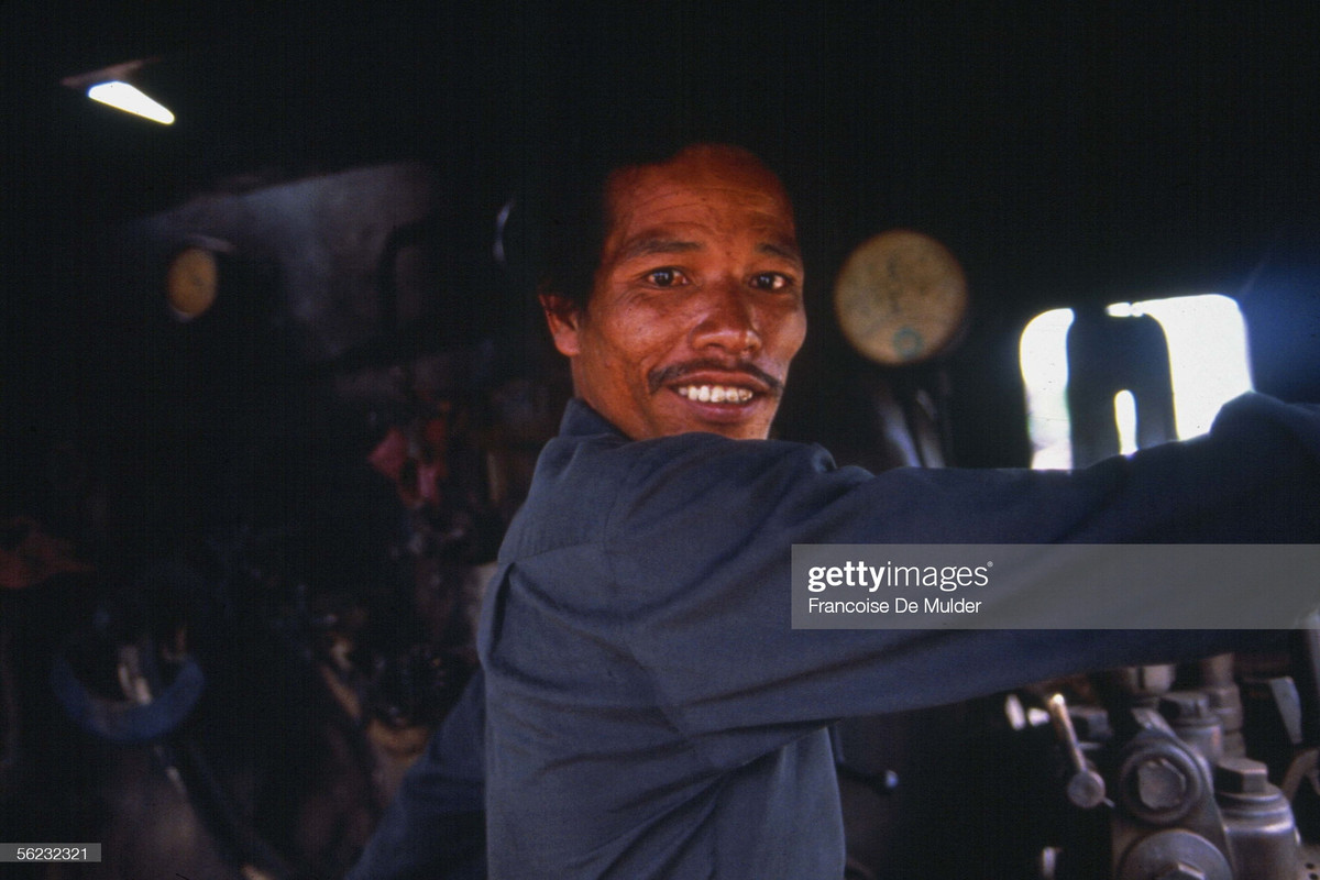 Chân dung người lái tàu của đoàn tàu Phnom Penh - Battambang.