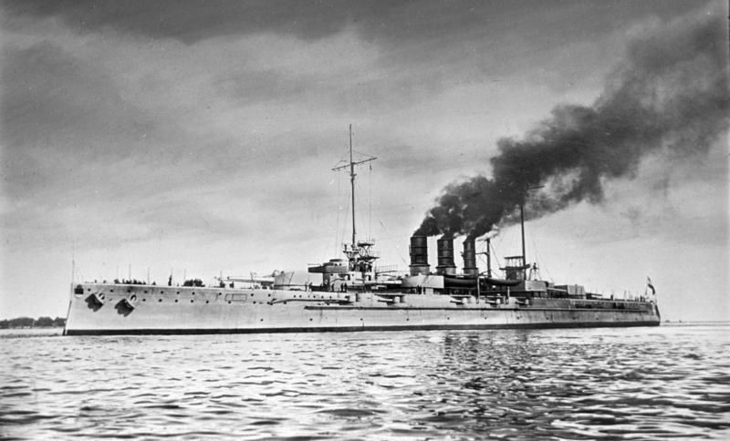 Lực lượng khiêu chiến của Anh bao gồm hai tàu tuần dương hạng nhẹ, Fearless và Arethusa, cùng một số tàu khu trục. Họ sẽ dụ địch đến nơi một lực lượng Anh lớn hơn, được chỉ huy bởi Phó Đô đốc Sir David Beatty, đợi sẵn để chiến đấu.