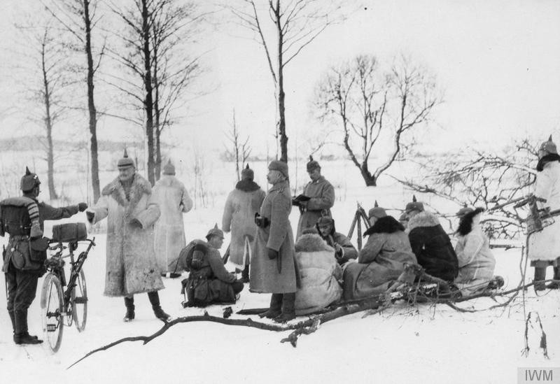 Sang ngày thứ hai, Tướng Hermann von Eichorn và Tập đoàn quân số 10 tấn công quân Nga từ phía Bắc, hoàn toàn áp đảo và gần như bao vây hết đoàn quân của Sievers vốn khi ấy đã phải rút lui vào rừng Augustow.