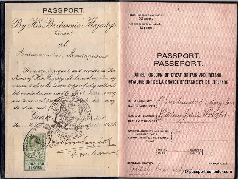 Hộ chiếu của người Anh khi đó còn là sản phẩm của luật công dân Anh 1914 với hình thức một tờ giấy gấp làm 8 phần, được giữ chặt bởi miếng bìa bao ngoài.