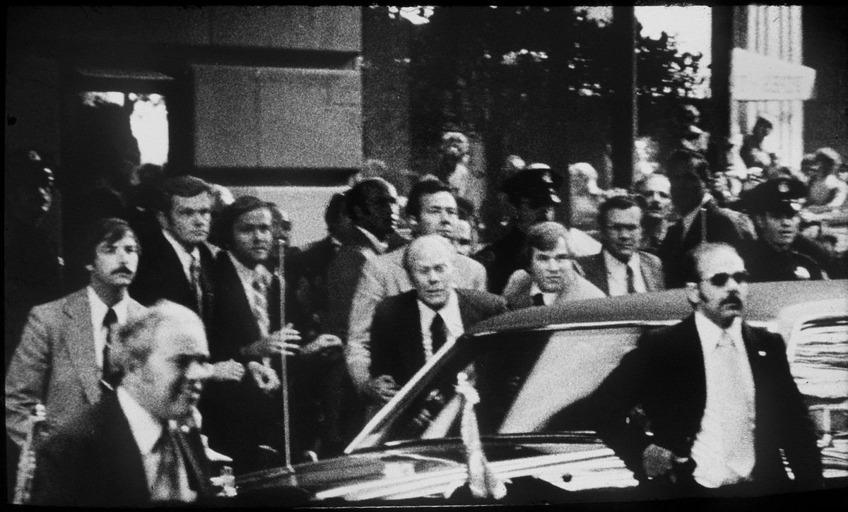 Xế trưa ngày hôm đó, Tổng thống Ford rời khách sạn St. Francis ở thành phố San Francisco để đến làm việc với Hội đồng thành phố, một hoạt động trong chuyến công cán đến các bang miền Tây nước Mỹ.