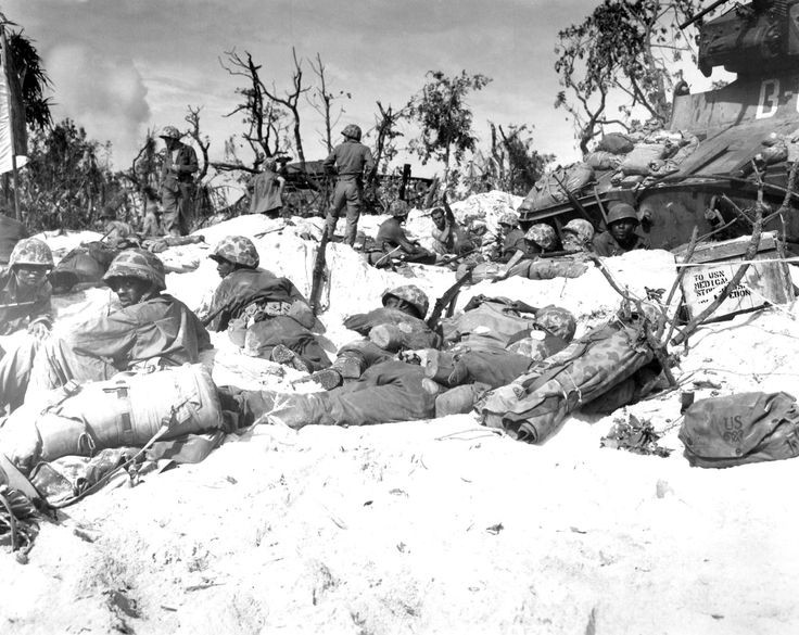 Vào ngày 14/9/1944, Sư đoàn Thủy quân Lục chiến số 1 của Mỹ đã thực hiện một cuộc đổ bộ lên đảo Peleliu, khởi đầu chiến dịch Chiến dịch Stalemate, một chiến dịch đổ bộ chiếm đảo được đánh giá là thảm kịch đẫm máu của quân đội Mỹ trong Thế chiến II.