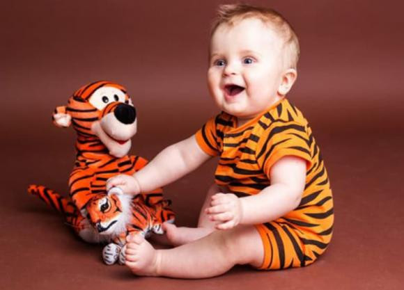 Nham Dan 2022: Sinh con thang nao tot nhat de con luon khoe manh, gioi giang?