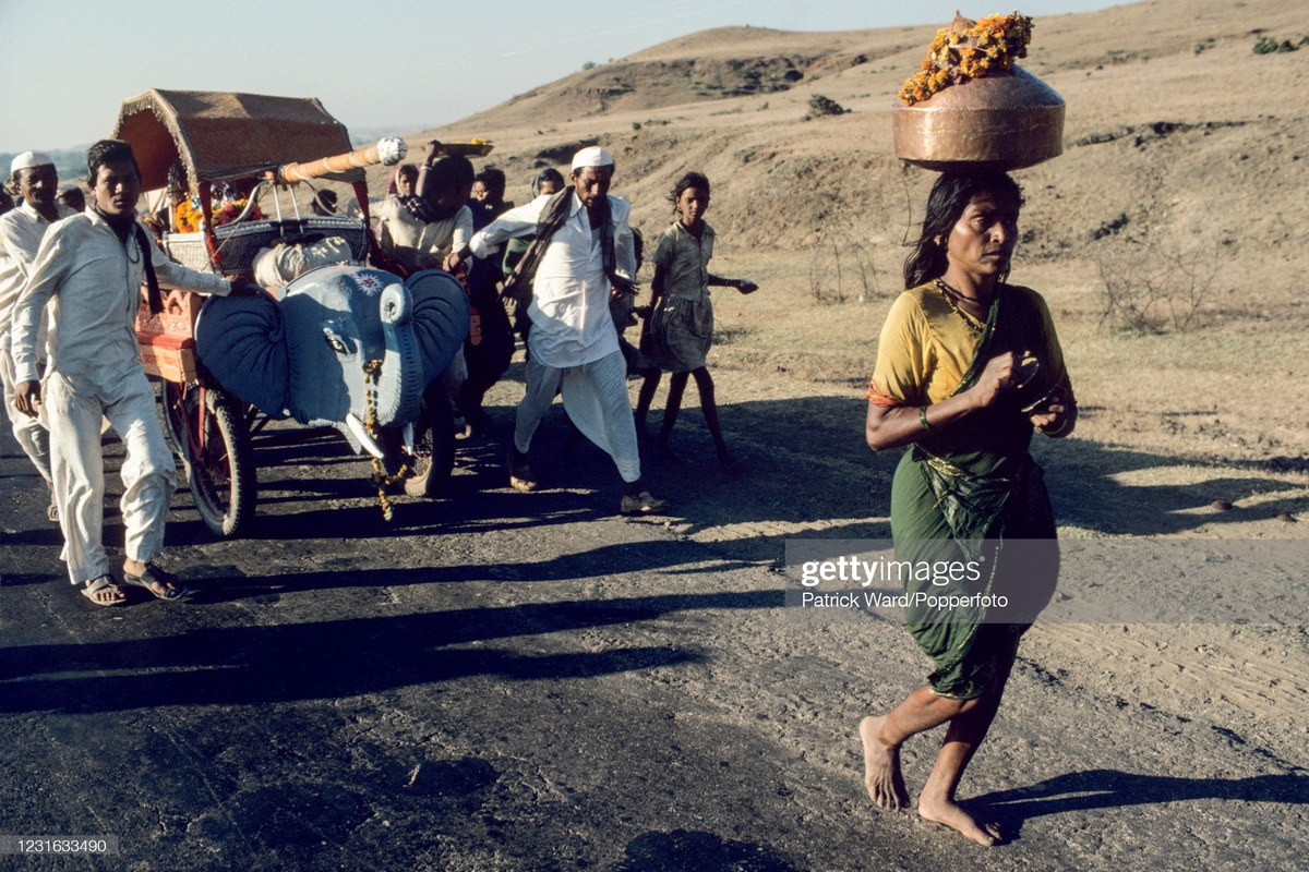 Đám rước của người dân địa phương gần Aurangabad.