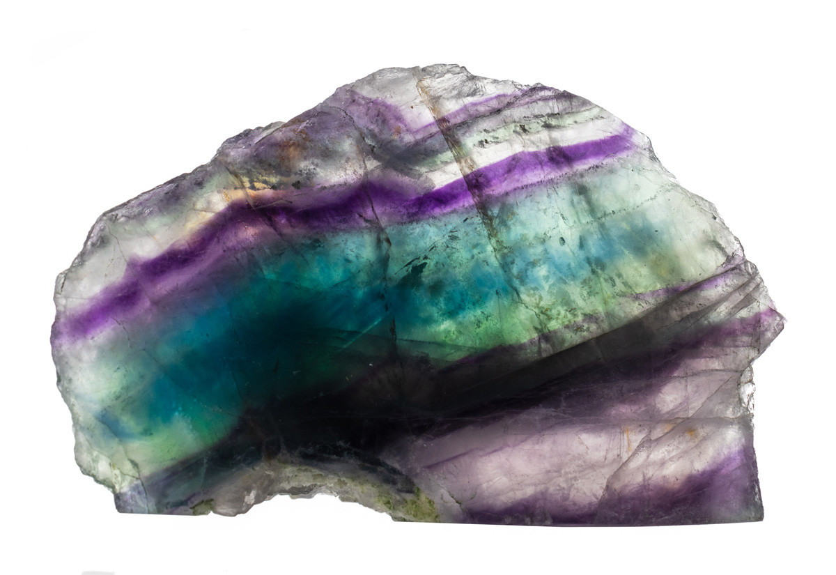 Fluorite là khoáng vật canxi florua đặc biệt phong phú về màu sắc. Chúng có có những sắc thái rất khác nhau như hồng vàng ánh kim, xanh lá cây lục bảo, xanh biruza và tím...