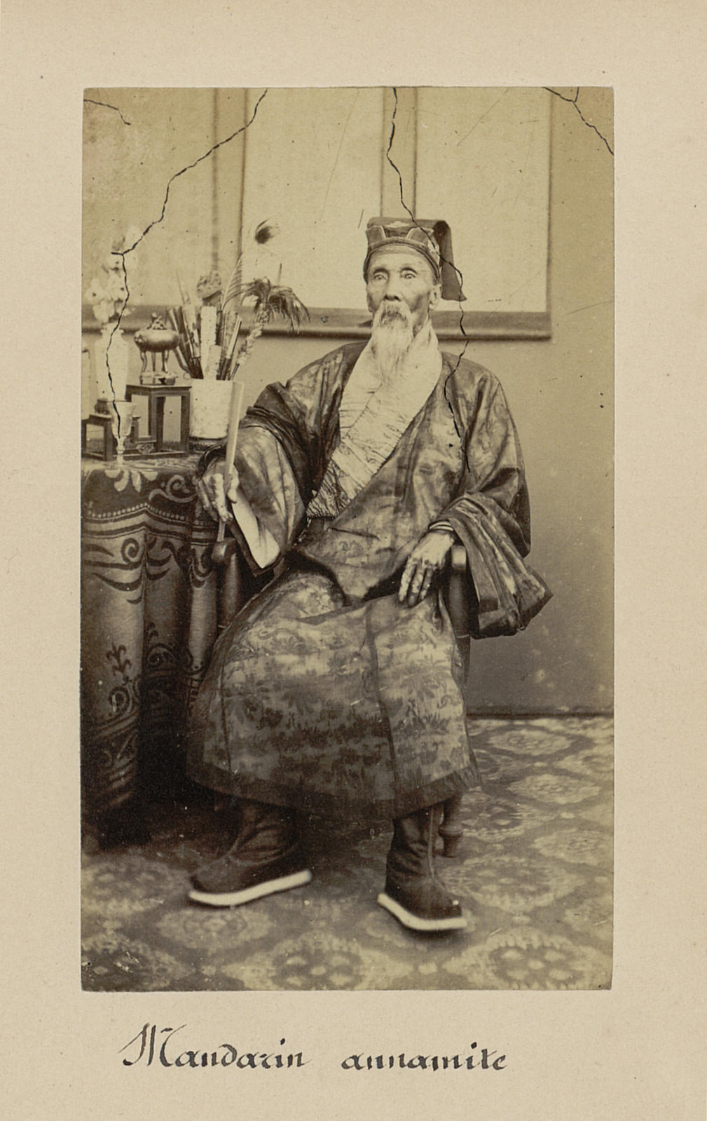 Chân dung một vị quan cao tuổi, không rõ danh tính.