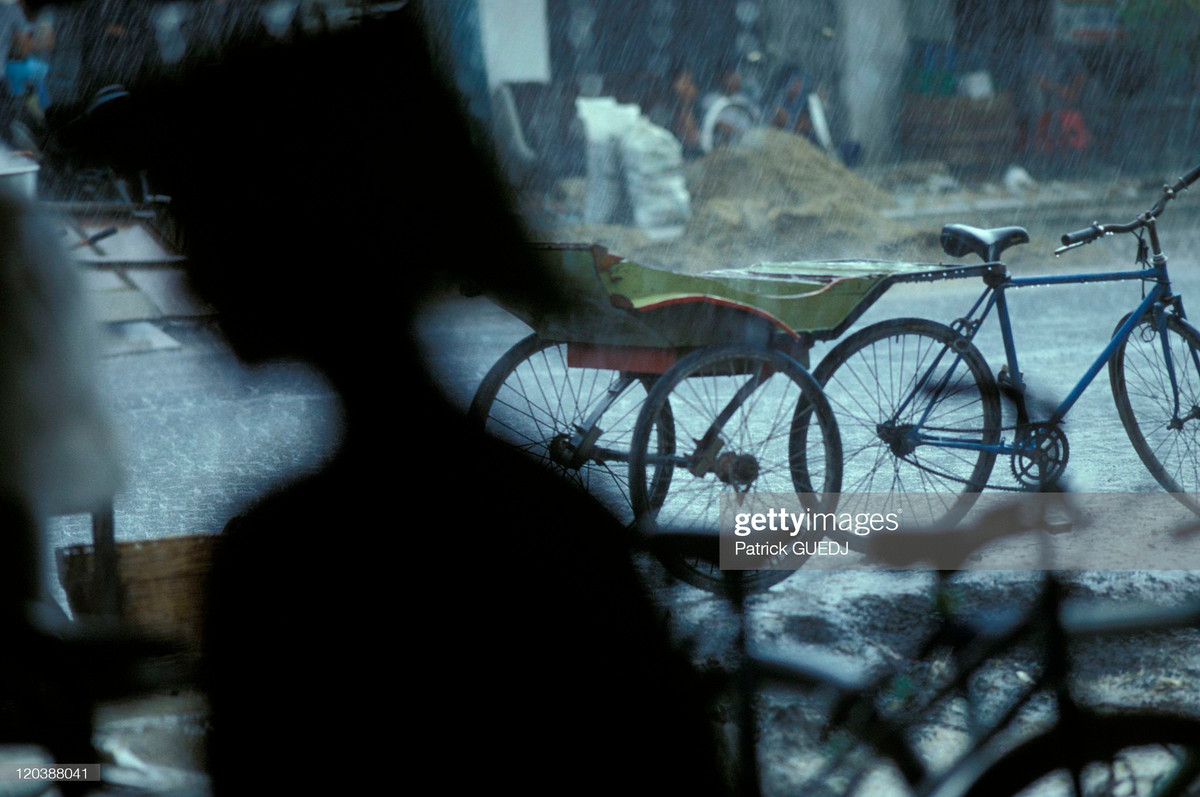 Góc phố Vĩnh Long dưới mưa.