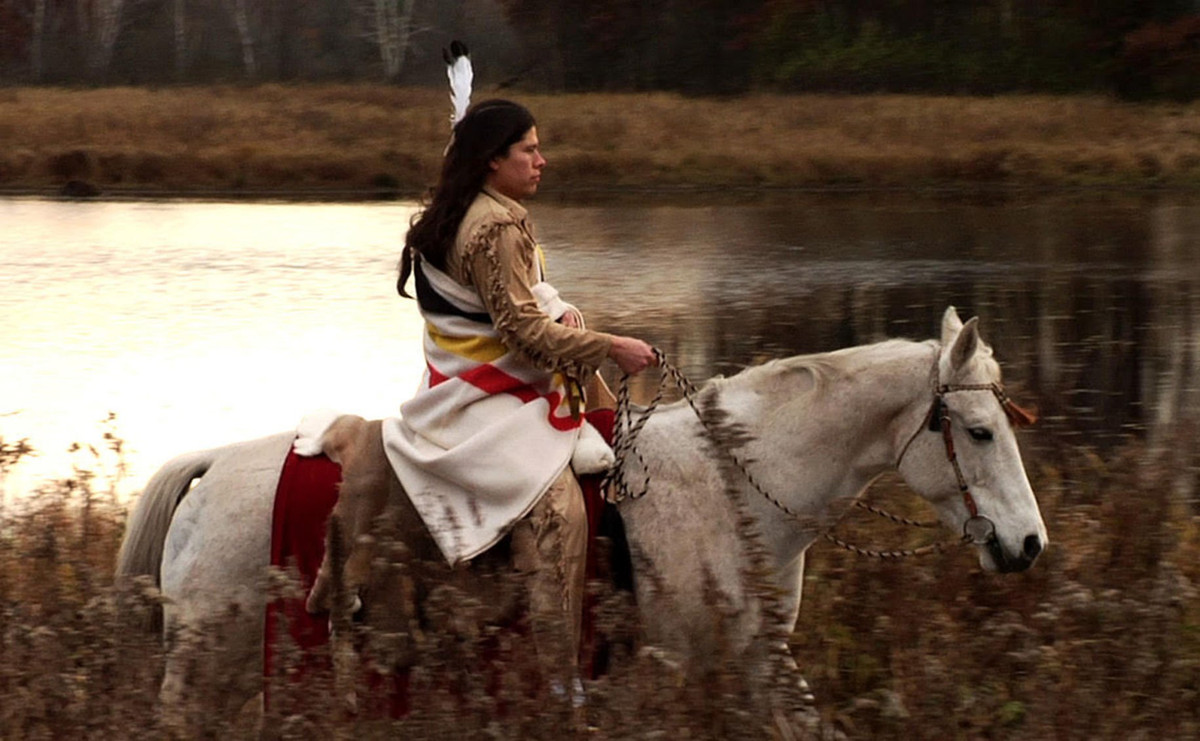 Đất săn bắn của người Dakora ngày càng thu hẹp, và trợ cấp mà chính phủ cam kết hiếm khi đến tay họ. Trong khi, người định và thương nhân đã bao vây và chèn ép họ về mọi mặt.