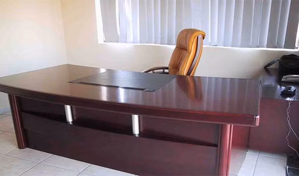 Tính trung bình, một chiếc bàn văn phòng có số vi khuẩn nhiều hơn toilet tới 400 lần.