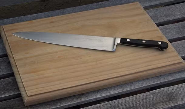 Tiếp xúc liên tục với thực phẩm tươi sống khiến mặt thớt trở thành nơi vô cùng bẩn thỉu.