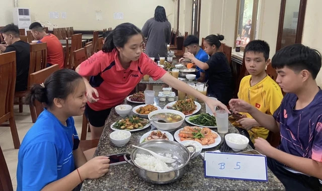 Bat ngo voi an ky luat vu VDV bong ban an 800 nghin van doi