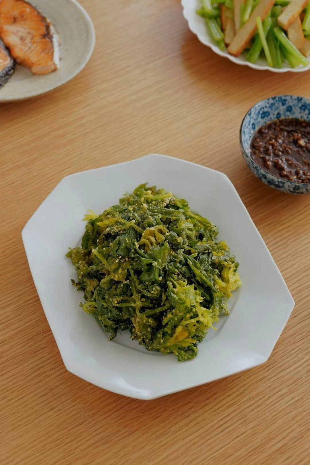 Loai rau chua nhieu canxi hon sua, moi ngay an them khoe manh-Hinh-9