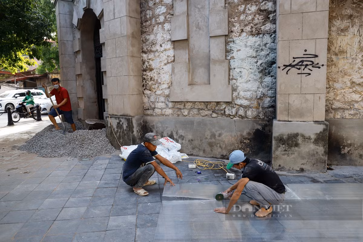 Thap nuoc Hang Dau truoc ngay mo cua don khach tham quan-Hinh-4