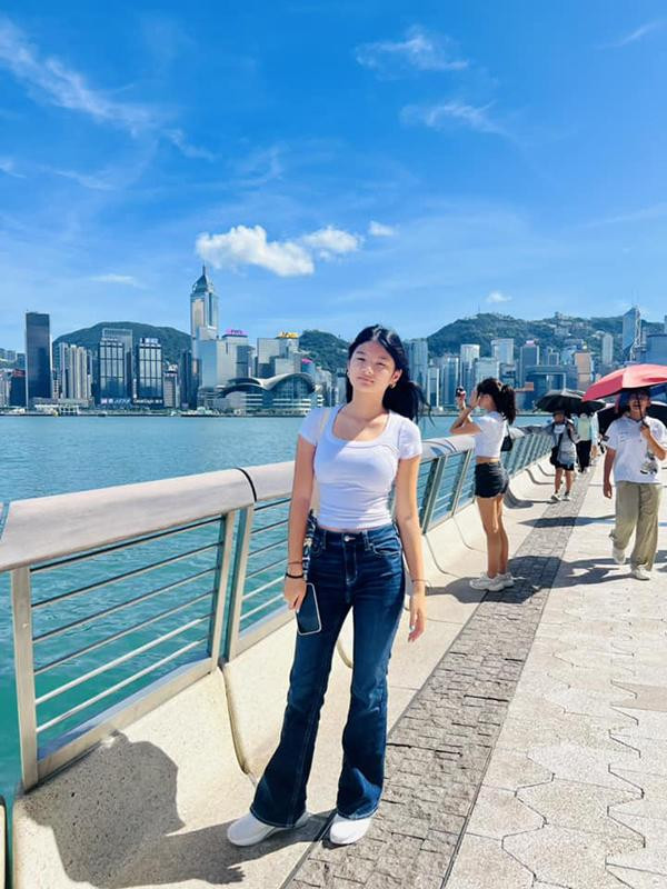 Nhan sắc tuổi 15 của con gái nhà Trương Ngọc Ánh - Trần Bảo Sơn - Hình 2 Nhan sac tuoi 15 cua con gai nha Truong Ngoc Anh - Tran Bao Son-Hinh-2