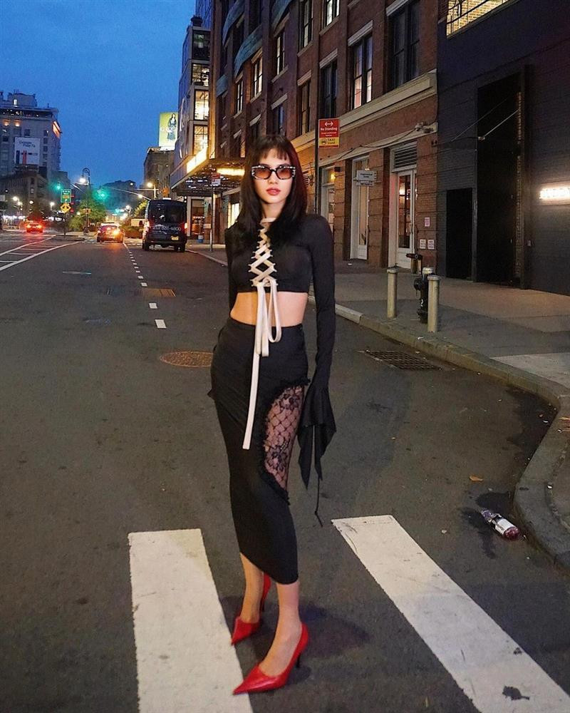 Gu thời trang trẻ trung, nữ tính của Ninh Dương Lan Ngọc - Hình 2 Gu thoi trang tre trung, nu tinh cua Ninh Duong Lan Ngoc-Hinh-2