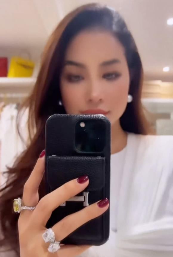 Hai chi tiết cho thấy Phạm Hương sống chuẩn phu nhân giàu có ở trời Tây ảnh 5 Hai chi tiết cho thấy Phạm Hương sống chuẩn phu nhân giàu có ở trời Tây ảnh 5