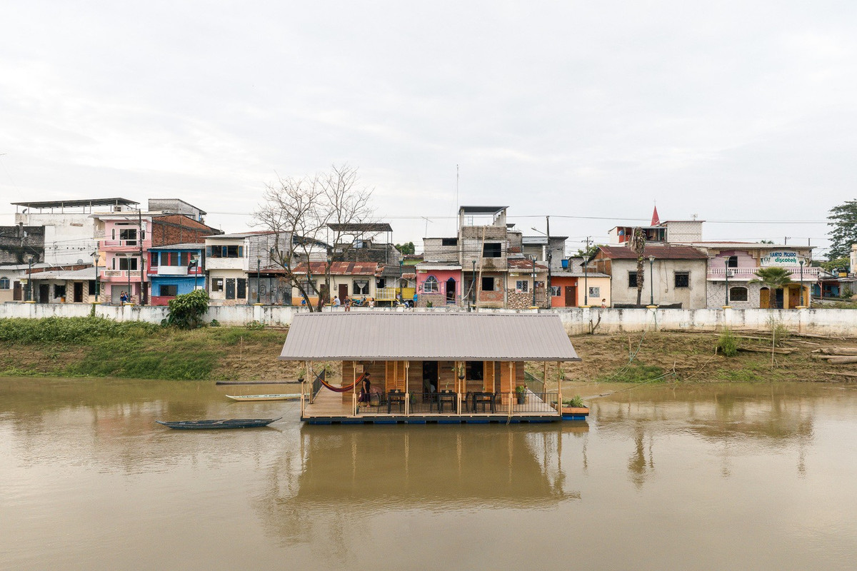Doc dao mau nha noi tren song-Hinh-6