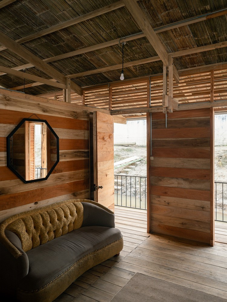 Doc dao mau nha noi tren song-Hinh-7