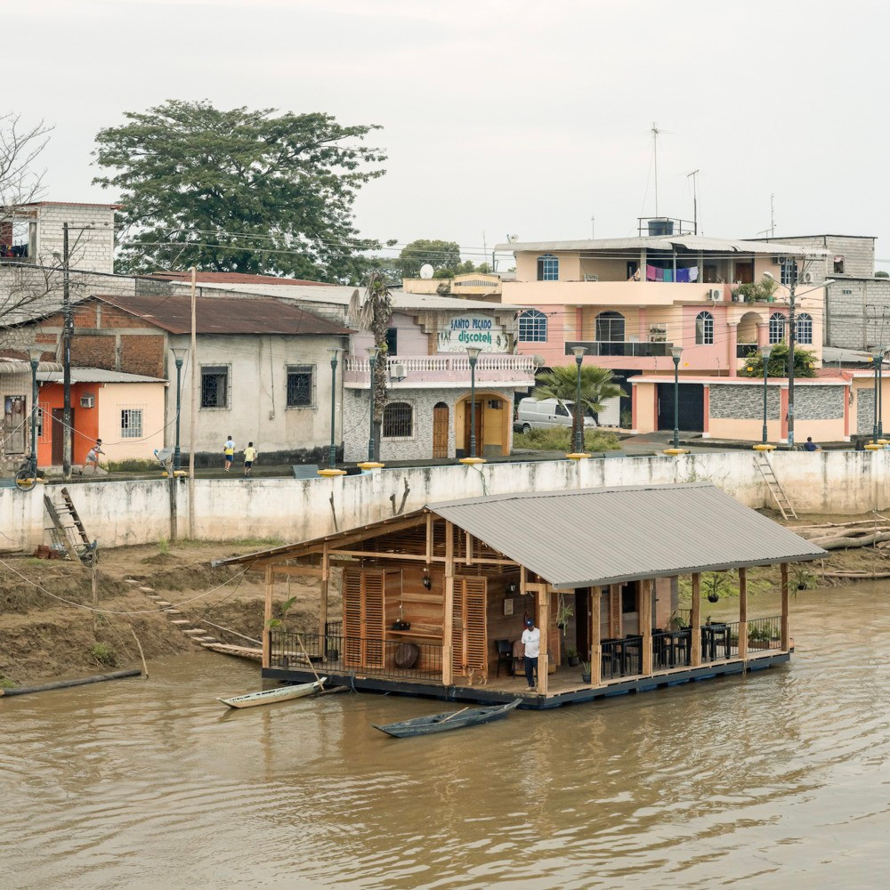 Doc dao mau nha noi tren song-Hinh-4