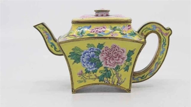 Người đàn ông ‘đổi đời’ khi được trả bình sứ 11 tỷ đồng - Hình 2 Nguoi dan ong ‘doi doi’ khi duoc tra binh su 11 ty dong-Hinh-2