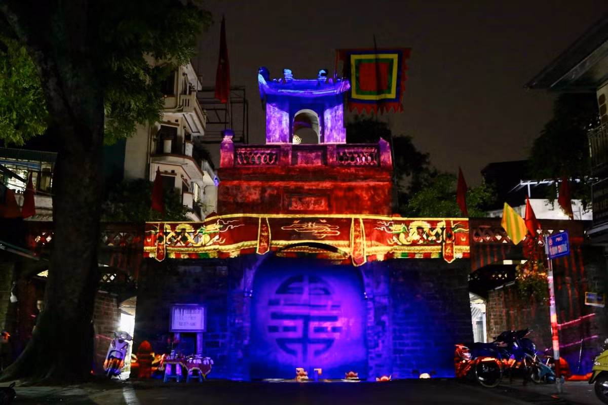 Man nhan voi man trinh dien nghe thuat anh sang 3D tai O Quan Chuong-Hinh-8