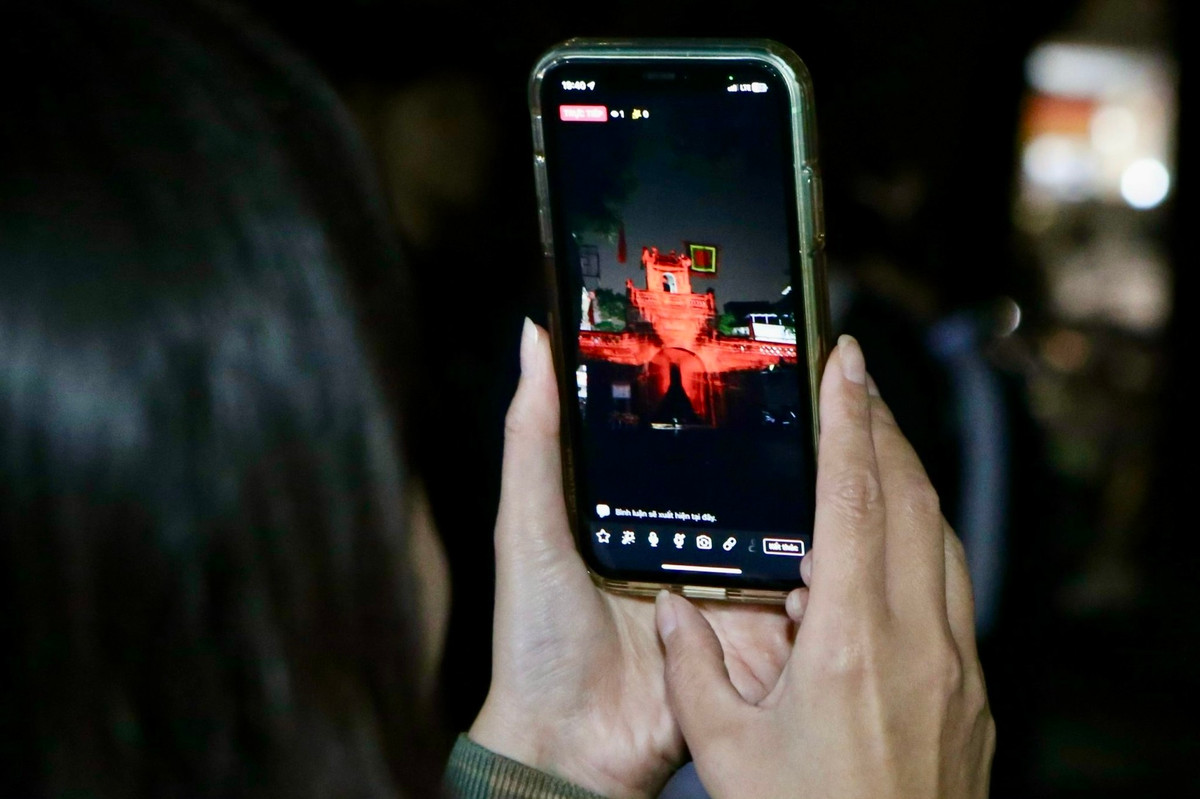 Man nhan voi man trinh dien nghe thuat anh sang 3D tai O Quan Chuong-Hinh-7