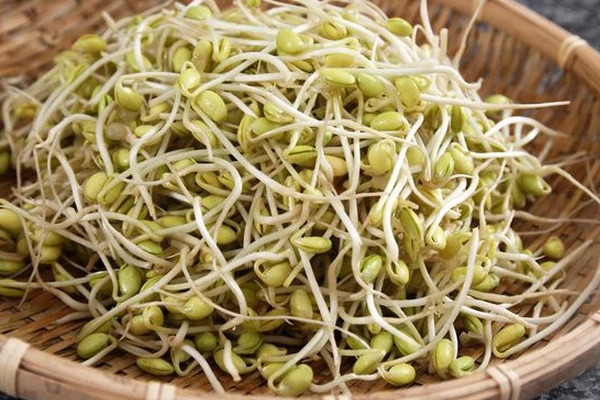 Nam nghe si chia se mot loai rau quen gia re giup giam den 10kg