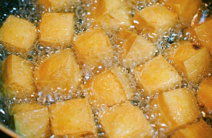 Làm cách này, đậu phụ rán căng phồng, vàng ươm, không dính chảo - Hình 3 Lam cach nay, dau phu ran cang phong, vang uom, khong dinh chao-Hinh-3