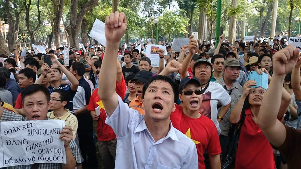 Mọi người đều tuần hành ôn hoà. Ảnh: FB Như Ý.