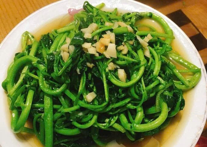 Loại rau bán đầy ở chợ Việt được CDC Mỹ đánh giá &quot;tốt nhất thế giới&quot;. Ảnh minh họa