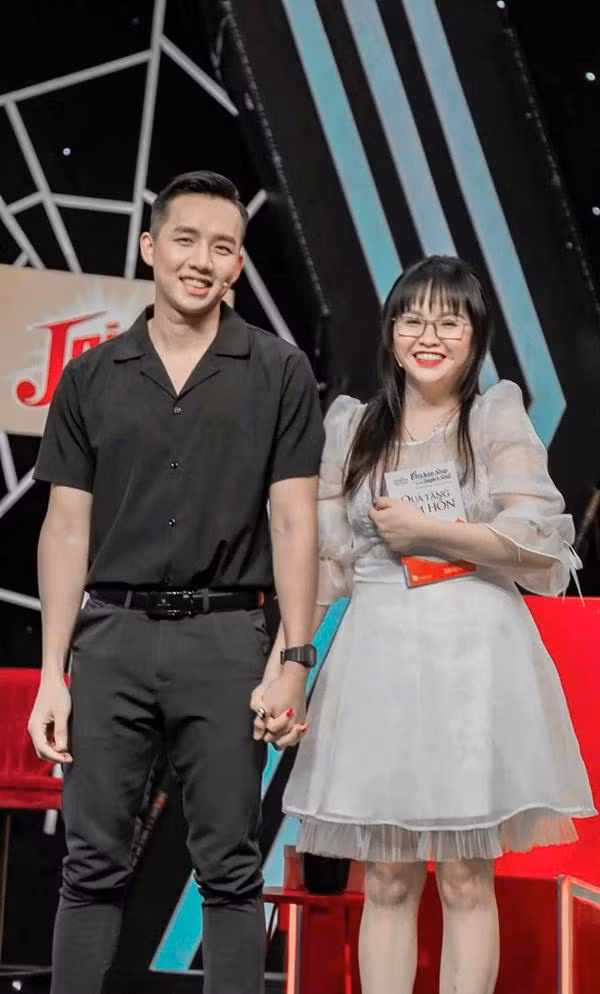 Hon nhan cua cap doi nen duyen nho chuong trinh 