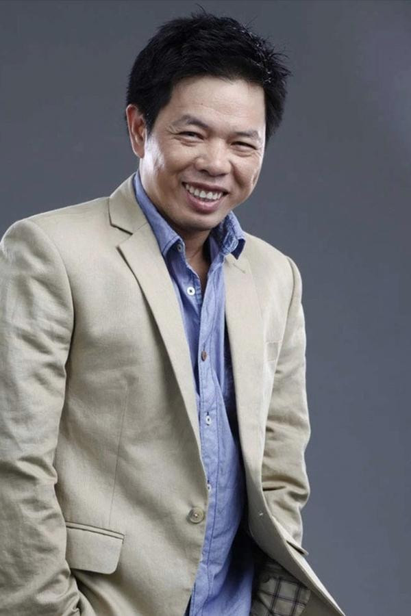 ##b###Thái Hòa được biết đến là một diễn viên, đạo diễn và nhà sản xuất tài năng của làng phim Việt. Anh bắt đầu sự nghiệp qua những vở hài kịch rồi dần dần lấn sân điện ảnh và truyền hình. Tài năng của Thái Hòa được công nhận qua một loạt những bộ phim ăn khách như: Để Mai Tính, Long Ruồi, Quả Tim Máu, Tèo Em, Chàng Vợ Của Em…