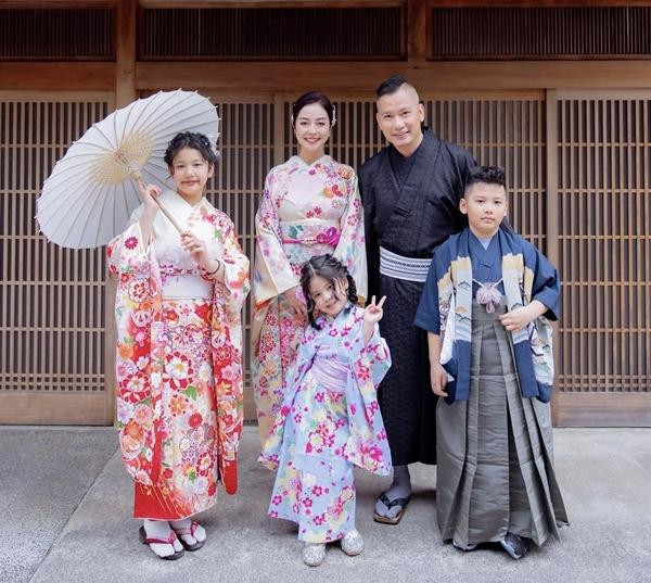 ào kỳ nghỉ, vợ chồng hoa hậu Jennifer Phạm và doanh nhân Đức Hải thường xuyên đưa các con sang thăm Bảo Nam và gia đình ở nước ngoài.