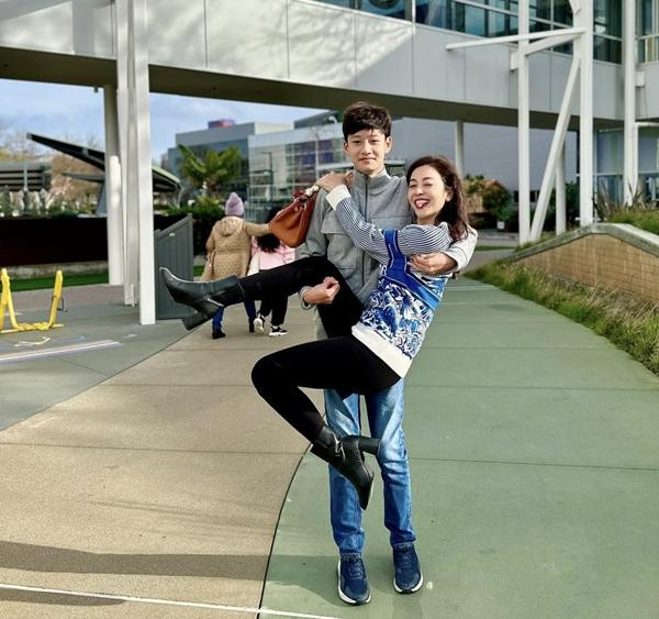 ảo Nam đam mê khoa học và công nghệ, được cha mẹ ủng hộ phát triển đam mê và định hướng sự nghiệp.