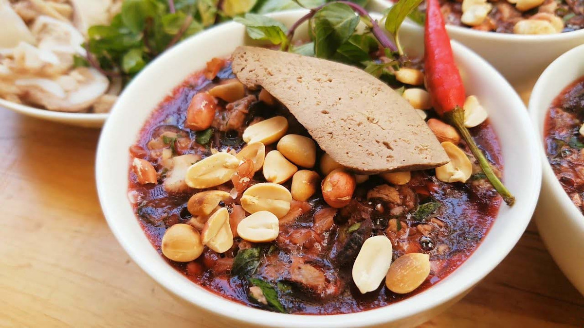 Dac san Viet tren ban nhau nhung la noi am anh voi khach Tay-Hinh-3