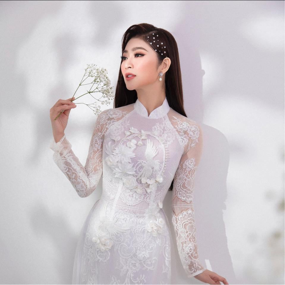 Thanh Trúc tâm sự học hỏi nhiều điều từ "nửa kia". Những biến cố trải qua khiến cặp đôi thêm khăng khít, gắn bó và cùng nhau hướng đến tương lai.