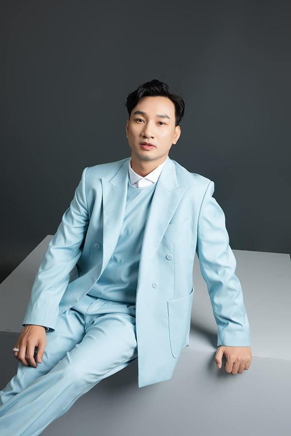 hia sẻ về "duyên" với Táo quân, Thành Trung từng tâm sự: "Những năm đầu tiên tức 2004 – 2005, tôi tham gia chương trình với vai trò hoạt náo, tức hô hào cho khán giả vỗ tay. Khi đó, tôi đã khát khao cơ hội được đứng chung với các anh chị. Sau đó, nhờ tình cảm của đạo diễn Đỗ Thanh Hải và các anh chị, tôi có cơ hội lần đầu tiên góp mặt. Khi ấy, tôi không thể ngủ được vì quá hạnh phúc".