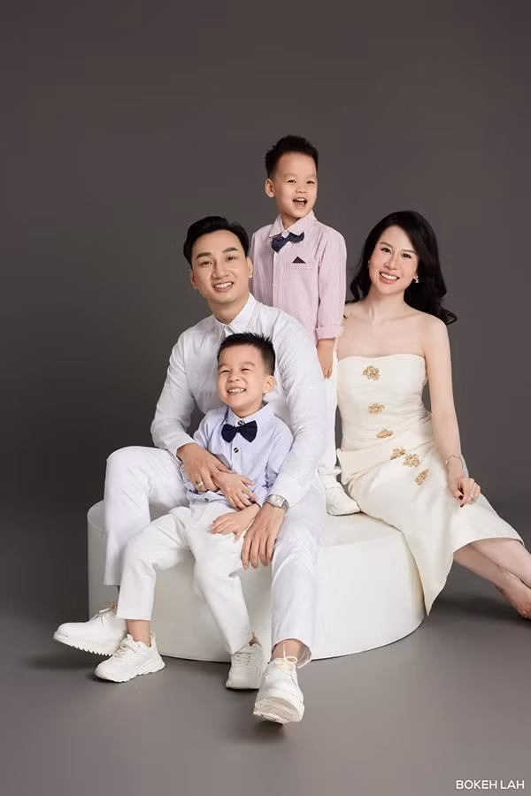 Hiện tại, ở tuổi 42, MC Thành Trung có cuộc sống bình yên và ấm cúng.