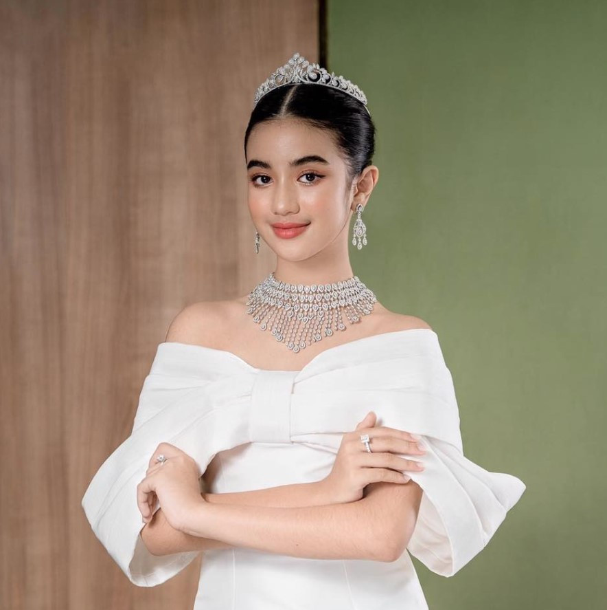 Mặc dù đam mê âm nhạc nhưng Jenna cho biết, cô muốn học tập, trau dồi thêm kiến thức nhiều lĩnh vực trước khi quyết định những bước đi tiếp theo trong sự nghiệp. (Ảnh: FBNV)