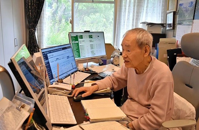 Cụ ông U90 có hơn 300 tỷ đồng, vẫn miệt mài kiếm tiền Cu ong U90 co hon 300 ty dong, van miet mai kiem tien