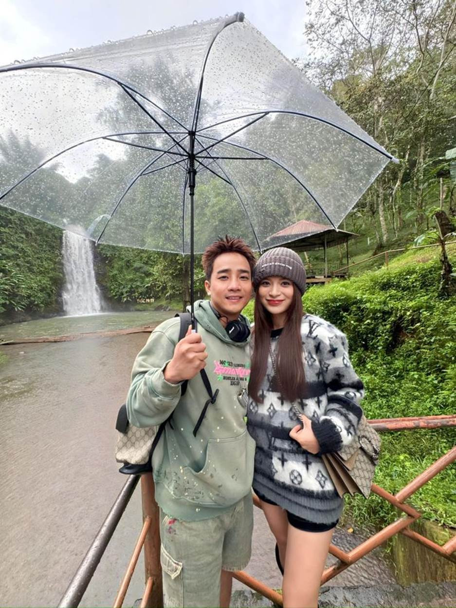 au này, Ngọc Anh gác lại đam mê, dành nhiều thời gian chăm sóc gia đình. Dù đã là mẹ của 2 em bé nhưng Ngọc Anh luôn được khen ngợi về sắc vóc.