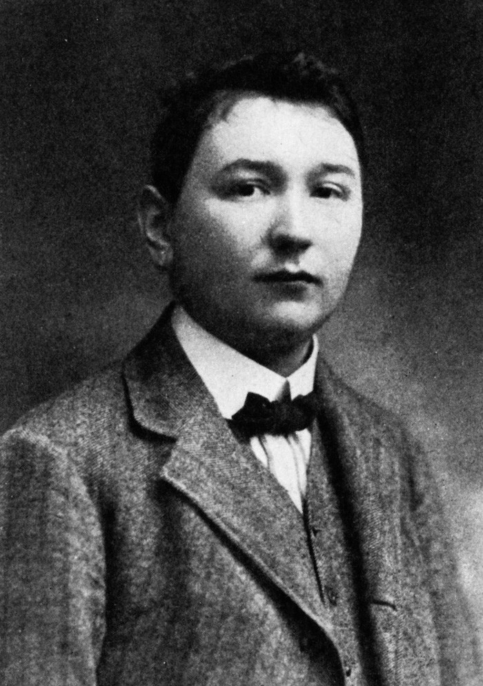 Bo tieu thuyet 100 tuoi cua Sec den voi doc gia Viet-Hinh-2